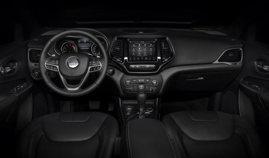 Торпедо Jeep Cherokee S (KL) 2019 года  (фото 4 из 9)